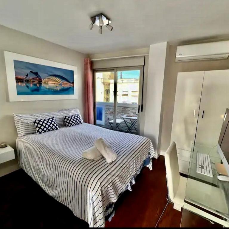 Habitación privada con Baño en un moderno y céntrico Atico en Ciutat Vella - Double Room with Private Bathroom - 3