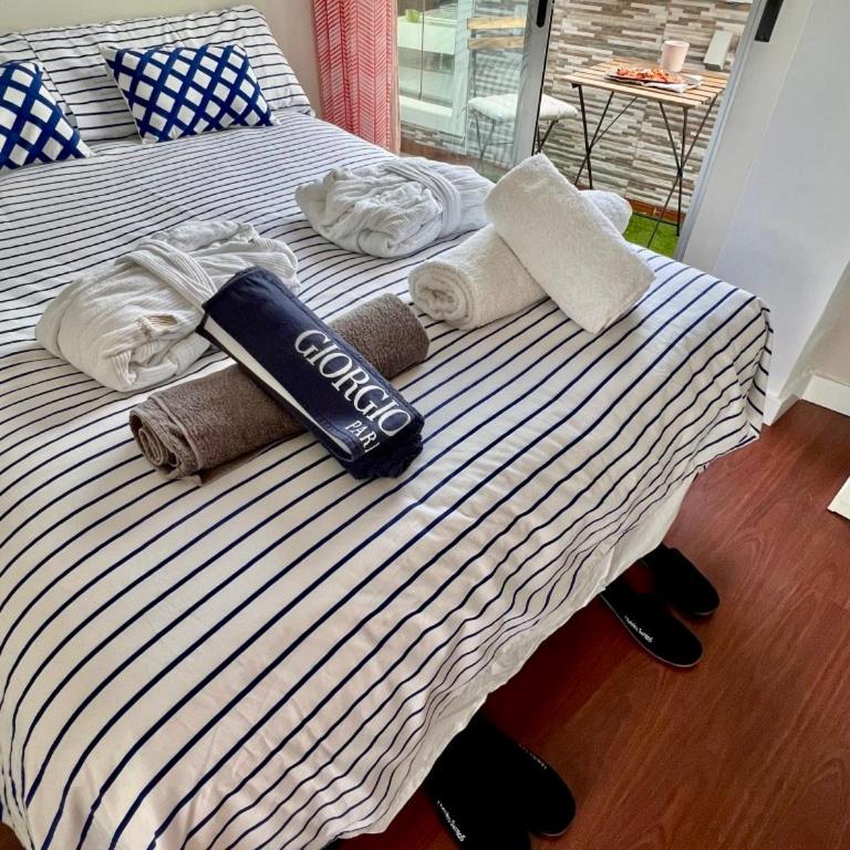 Habitación privada con Baño en un moderno y céntrico Atico en Ciutat Vella - Double Room with Private Bathroom - 4