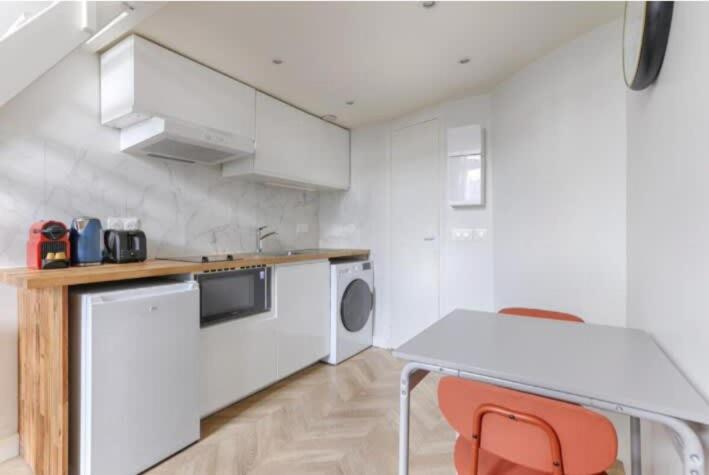 Studio Mezzanine au coeur de Batignolles - Appartement - 21