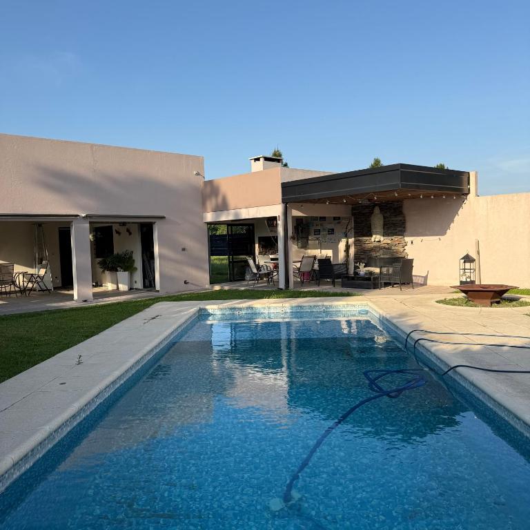 Sumergite en una gran piscina o jacuzzi - Casa de 2 dormitorios - 82