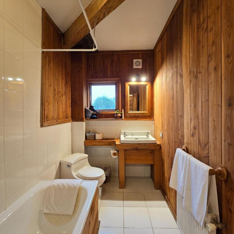 Andes Lodge, Puelo Patagonia - Triple Room - 4