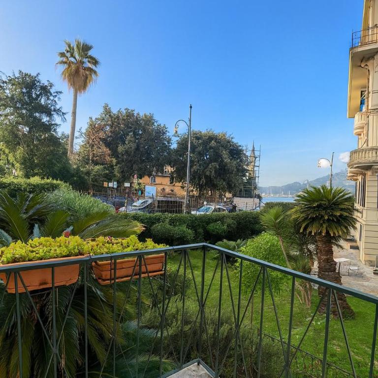 WELCOME RIVIERA-Residenza Il Glicine 5-posto auto privato riservato-20metri dal mare-wifi - Appartamento con 2 Camere da Letto - 2