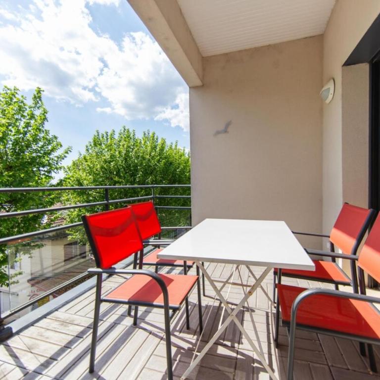 Appartement Villa De L'Arche en plein centre-ville - Apartment - 3