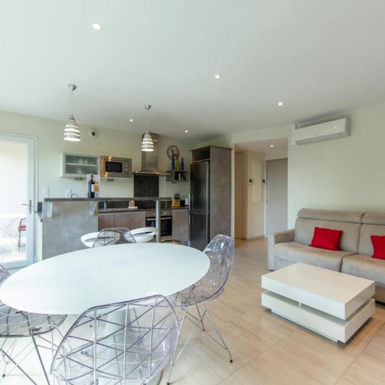 Appartement Villa De L'Arche en plein centre-ville - Apartment - 9