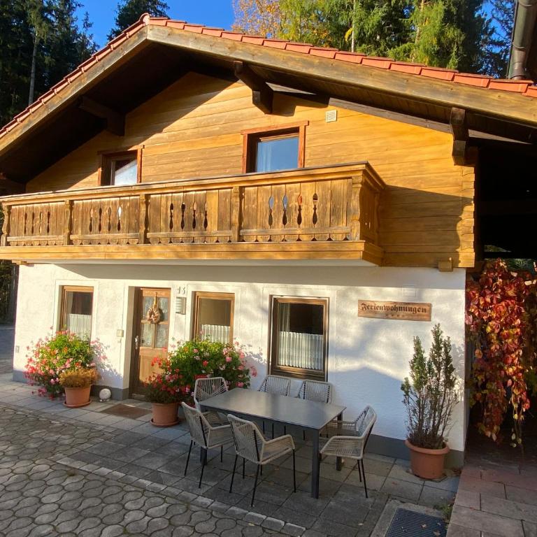 Haus Mayerbüchler - Chiemgau Karte - Apartment mit Terrasse - 1