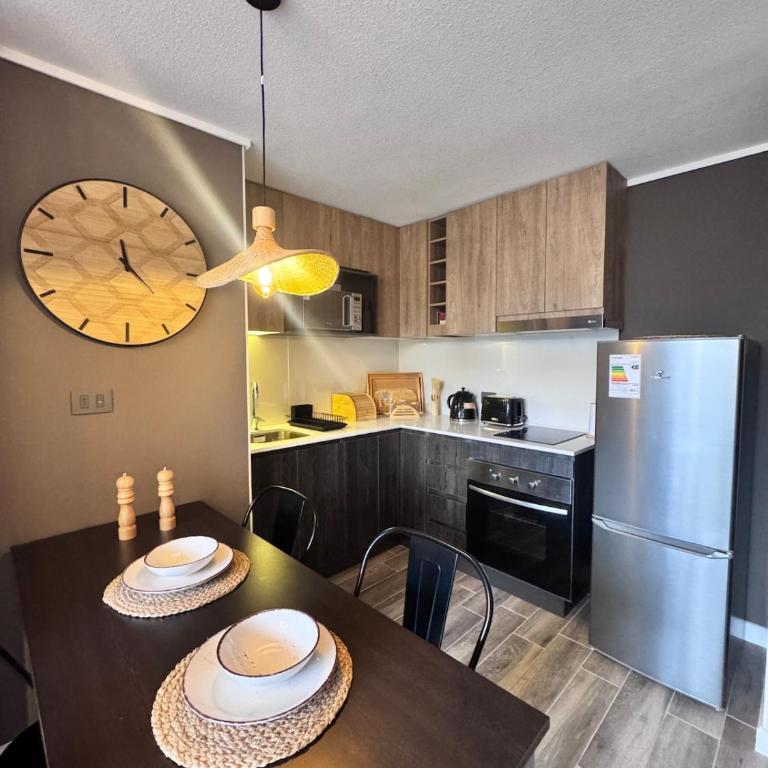 Departamento a pasos del Metro y Estado Nacional - Two-Bedroom Apartment - 2