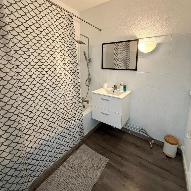 Spacieux appartement - 5min du centre ville - Apartment mit 2 Schlafzimmern - 12