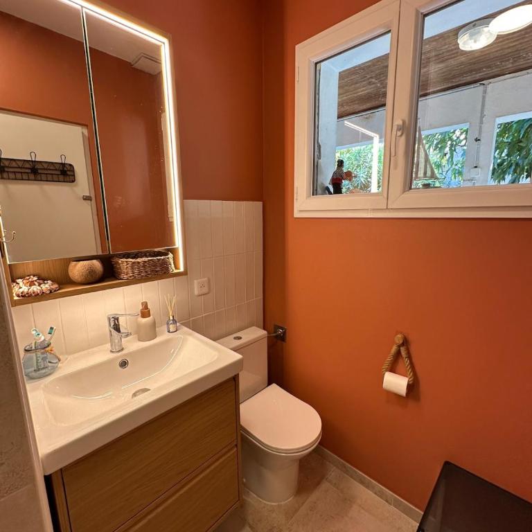 Maison proche de la mer très bien équipée avec climatisation - Maison 2 Chambres - 12