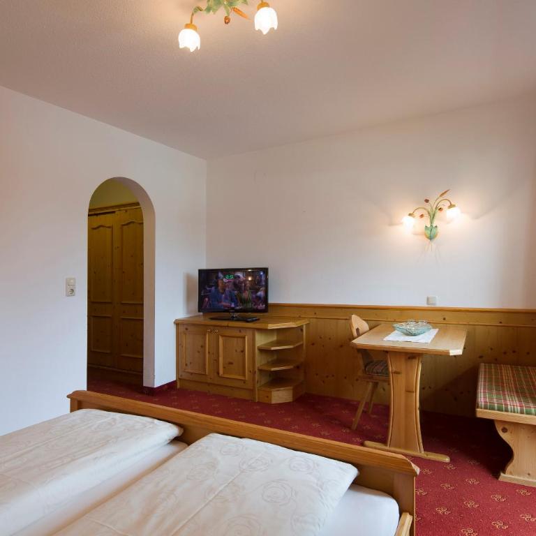 Gästehaus Brantlhof Zimmer und Ferienwohnungen in Going am Wilden Kaiser - Doppel-/Zweibettzimmer mit Balkon - 1