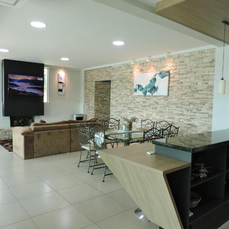 Casa Sobre El Lago - Three-Bedroom House - 6