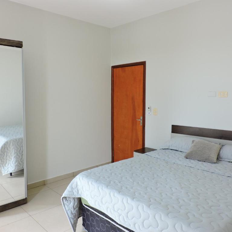 Casa Sobre El Lago - Three-Bedroom House - 15