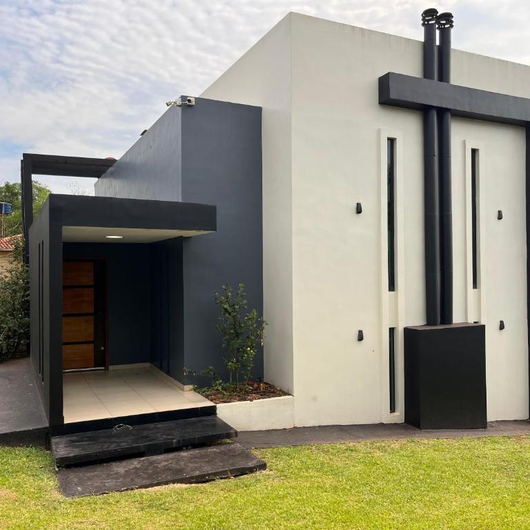 Casa Sobre El Lago - Three-Bedroom House - 16