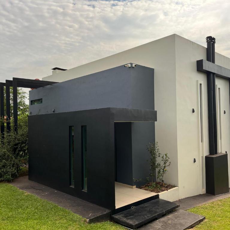 Casa Sobre El Lago - Three-Bedroom House - 25