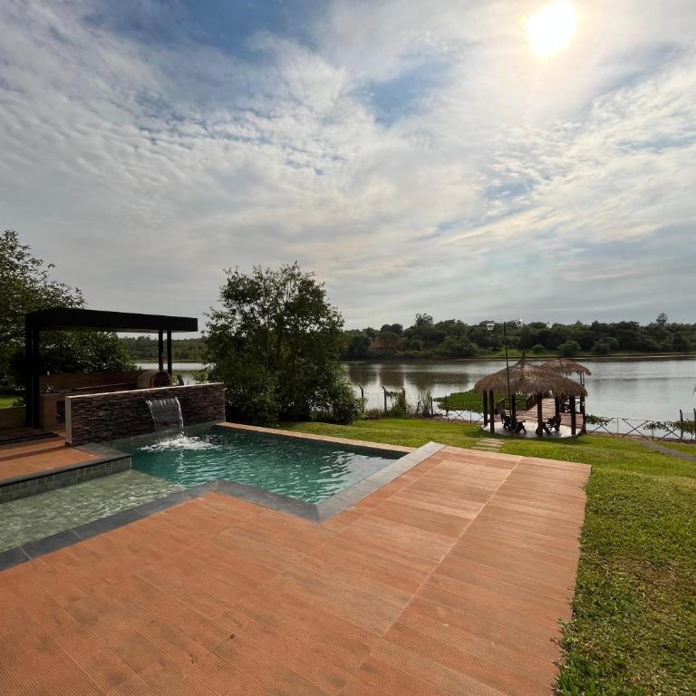 Casa Sobre El Lago - Three-Bedroom House - 31
