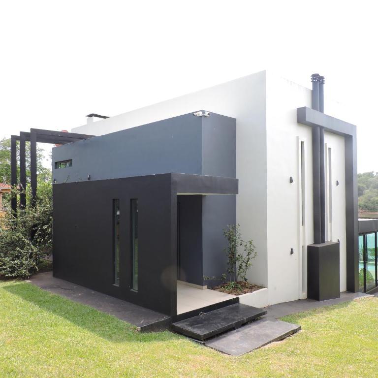 Casa Sobre El Lago - Three-Bedroom House - 36