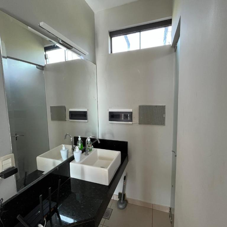 Casa Sobre El Lago - Three-Bedroom House - 43