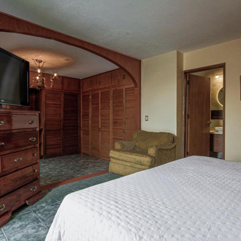 Spacious and Central Apartment in Guadalajara 3 Bedrooms - Three-Bedroom Apartment - 27