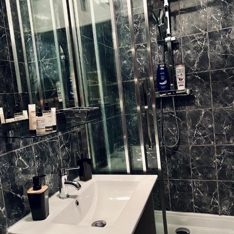 Studio Haut Haut de Gamme - Bain de lumière - Vue sur Paris - Appartement 1 Chambre - 2