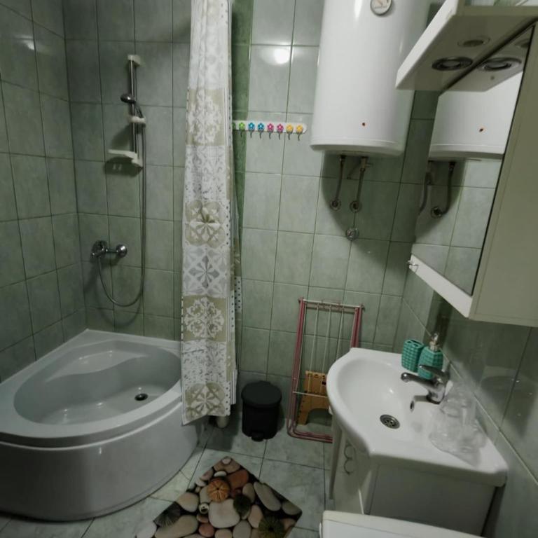City Apartman - One-Bedroom Apartment - 8