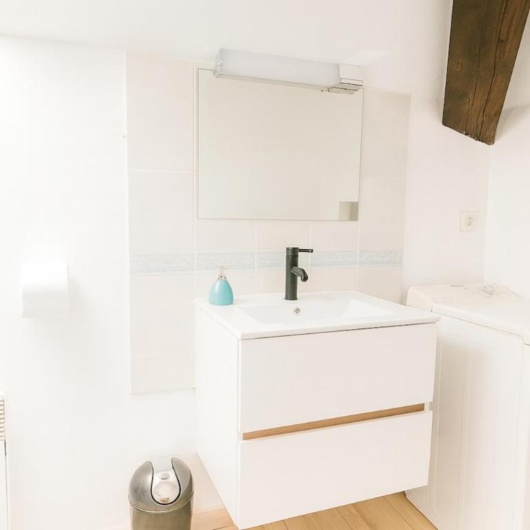 Appartement tout équipé 2 à 4 couchages à 100m des cures LAMALOU LES BAINS - Appartement 1 Chambre - 12