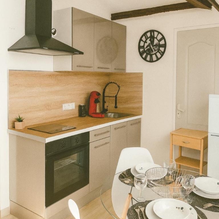 Appartement tout équipé 2 à 4 couchages à 100m des cures LAMALOU LES BAINS - Appartement 1 Chambre - 5