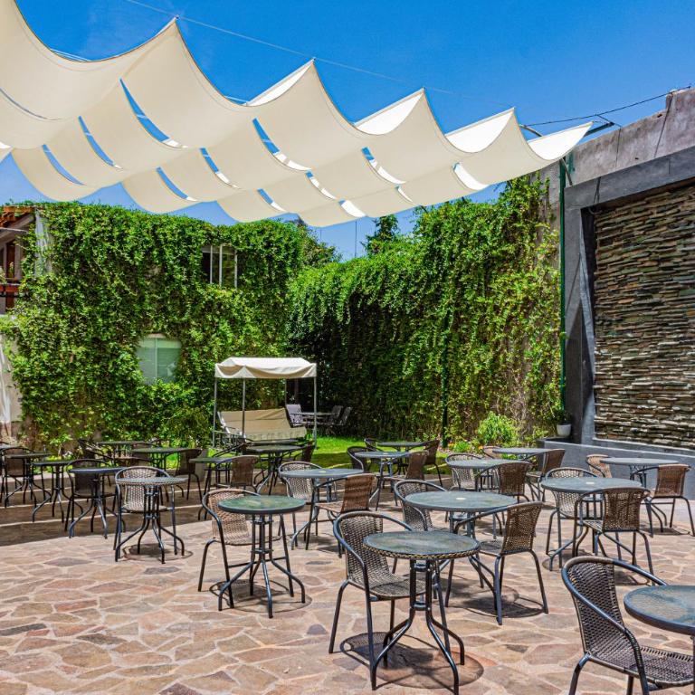 Refugio Ecológico Arequipa - Habitación con cama extragrande y bañera de hidromasaje - 2