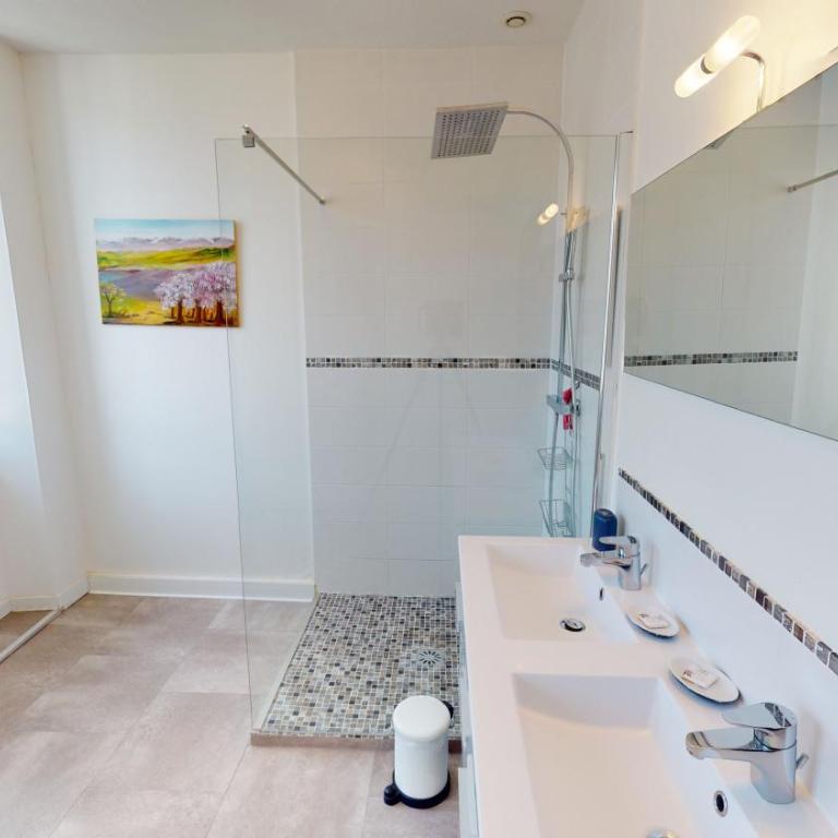 Les Meublés d'Etigny - Appartement 3 Chambres avec Vue sur la Montagne - 3