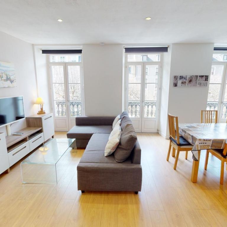Les Meublés d'Etigny - Appartement 3 Chambres avec Vue sur la Montagne - 4