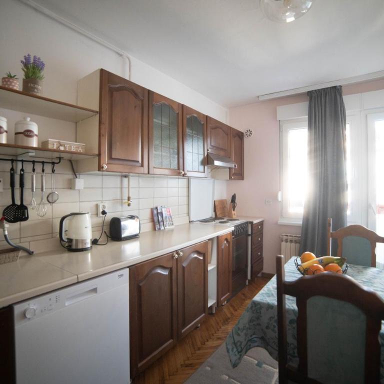 Aurelio Centar Apartment with Balcony and Free parking - One-Bedroom Apartment - 9