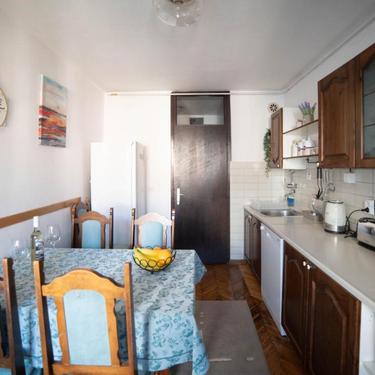 Aurelio Centar Apartment with Balcony and Free parking - One-Bedroom Apartment - 10