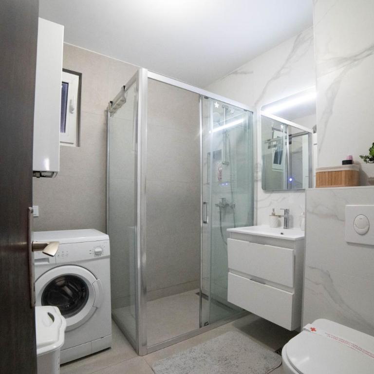 Aurelio Centar Apartment with Balcony and Free parking - Apartman sa 1 Spavaćom Sobom - 2