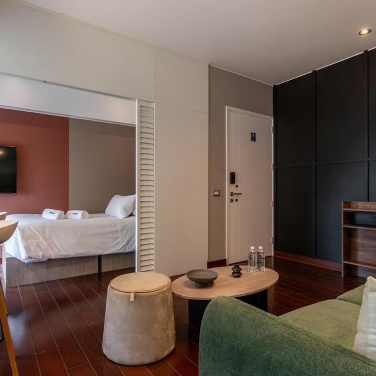 Oceanfront 2BR on Miraflores Malecón Rooftop Pool & BBQ - Two-Bedroom Apartment - 6