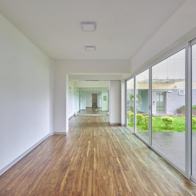 Oceanfront 2BR on Miraflores Malecón Rooftop Pool & BBQ - Two-Bedroom Apartment - 12