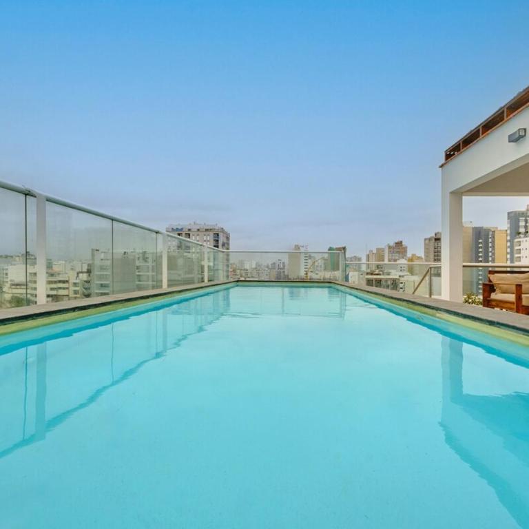 Oceanfront 2BR on Miraflores Malecón Rooftop Pool & BBQ - Two-Bedroom Apartment - 4