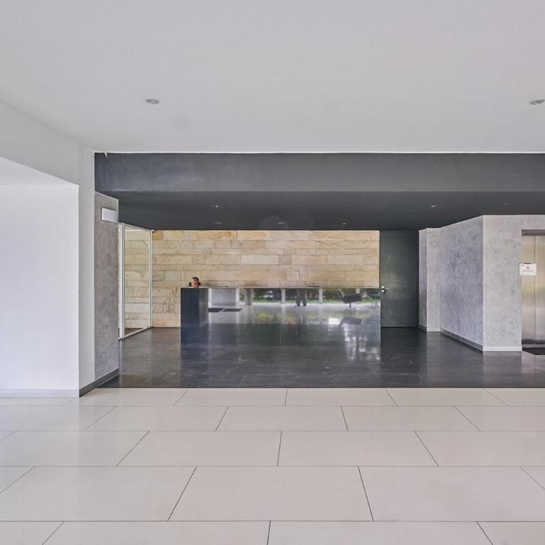 Oceanfront 2BR on Miraflores Malecón Rooftop Pool & BBQ - Two-Bedroom Apartment - 16
