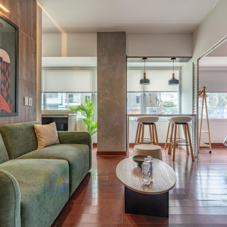 Oceanfront 2BR on Miraflores Malecón Rooftop Pool & BBQ - Two-Bedroom Apartment - 20