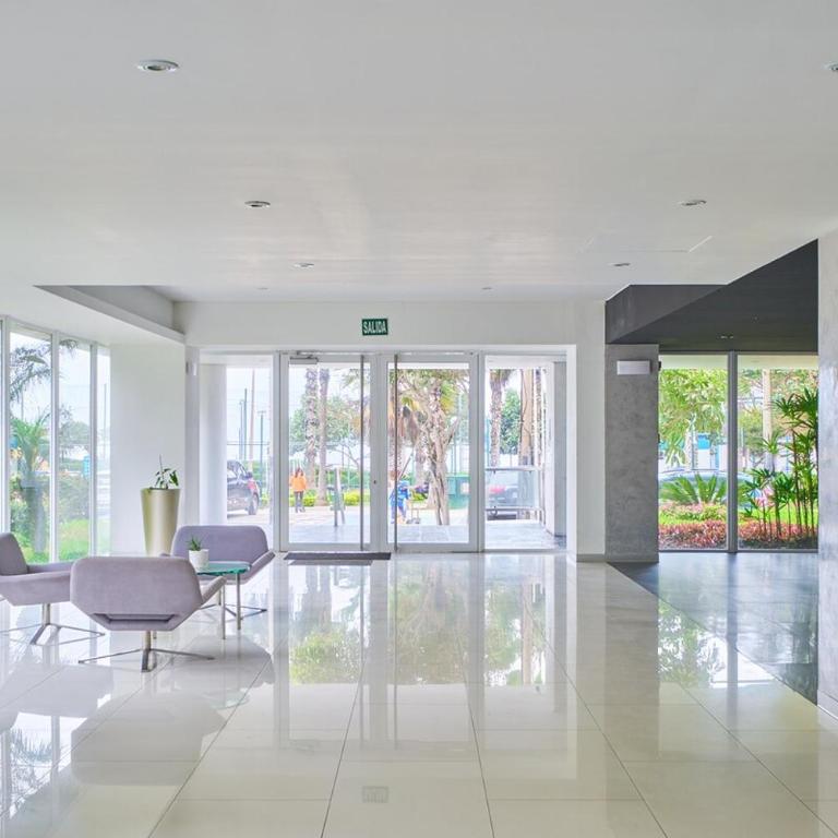 Oceanfront 2BR on Miraflores Malecón Rooftop Pool & BBQ - Two-Bedroom Apartment - 22