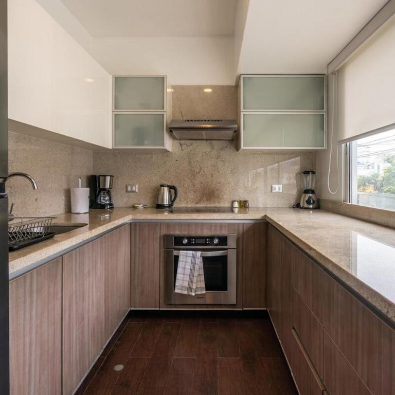 Oceanfront 2BR on Miraflores Malecón Rooftop Pool & BBQ - Two-Bedroom Apartment - 48