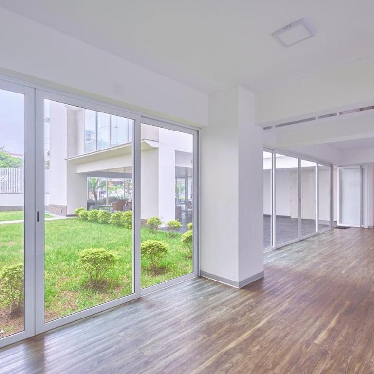 Oceanfront 2BR on Miraflores Malecón Rooftop Pool & BBQ - Two-Bedroom Apartment - 56