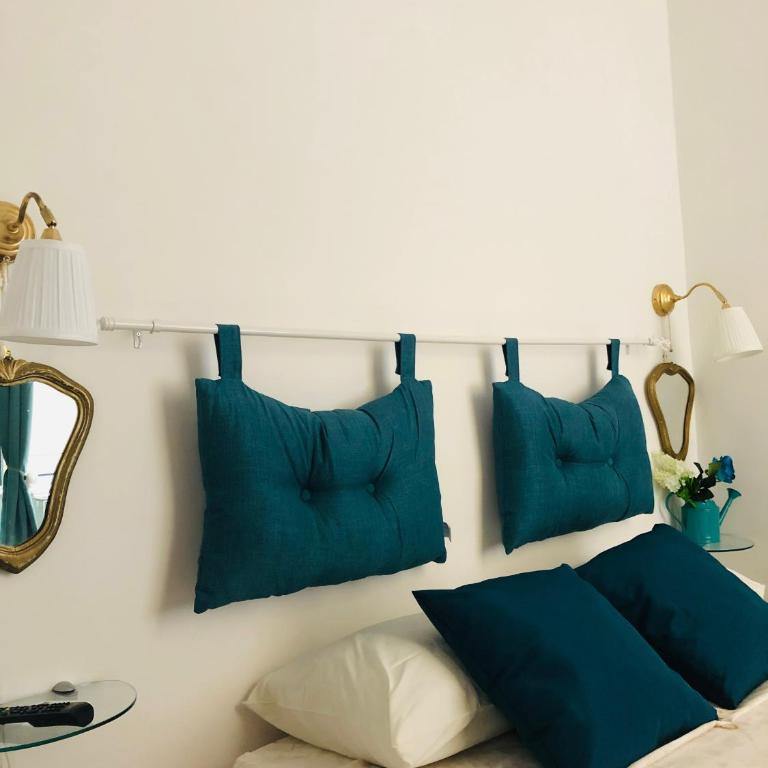 A Casa Di Claudia - ACDC - Family Room with Private Bathroom - 24