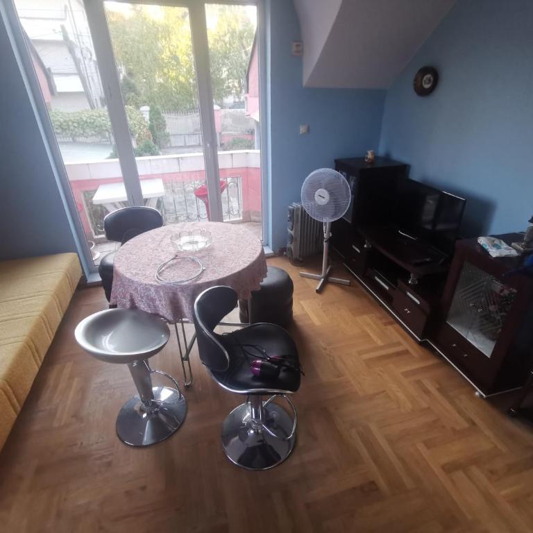 Kraljevacka 13 - One-Bedroom Apartment - 1