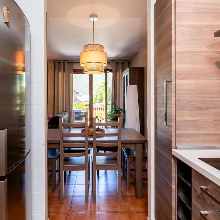 Paramita Adosado con Jardin - Four-Bedroom House - 2