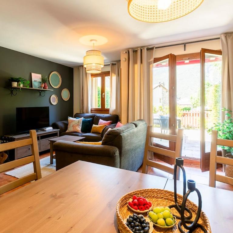 Paramita Adosado con Jardin - Four-Bedroom House - 13