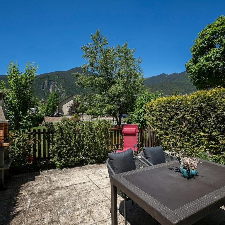 Paramita Adosado con Jardin - Four-Bedroom House - 65
