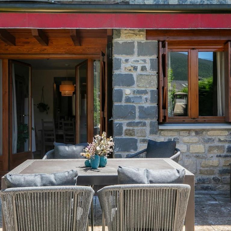 Paramita Adosado con Jardin - Four-Bedroom House - 75