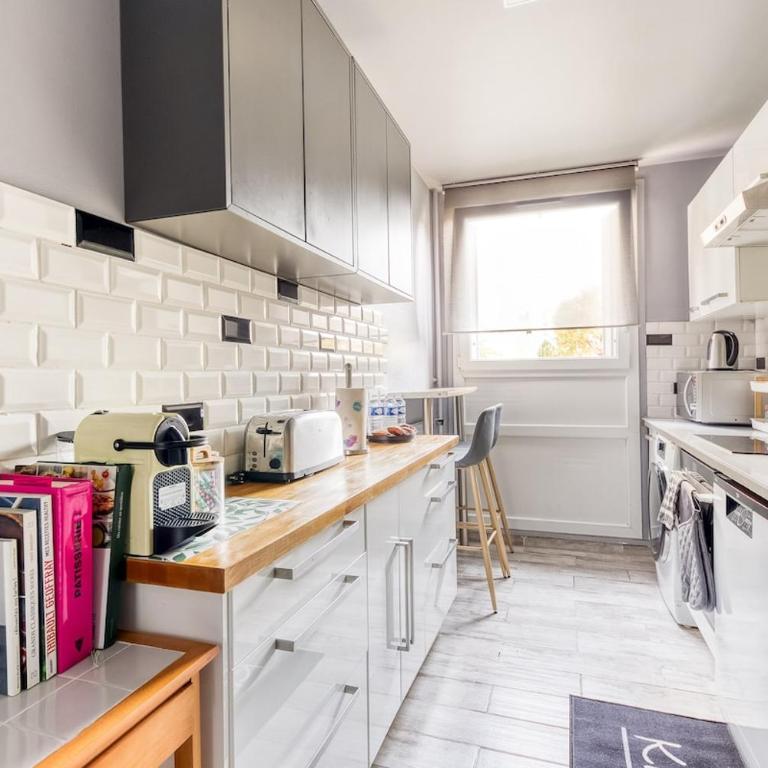 2-bedroom apartment 2 min from metro 13, close to Stade de France - Two-Bedroom Apartment - 26