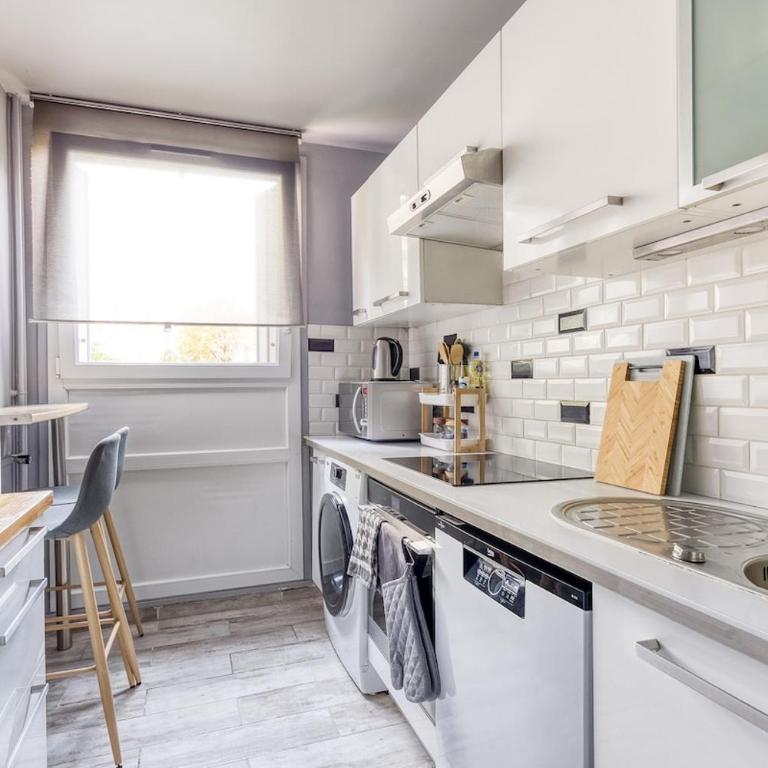 2-bedroom apartment 2 min from metro 13, close to Stade de France - Two-Bedroom Apartment - 28