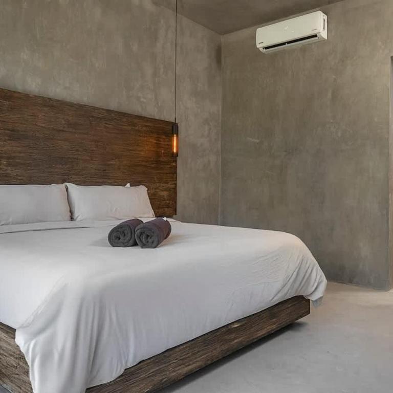 6BR Villa at Premium Location 24 h Security - Villa - 23