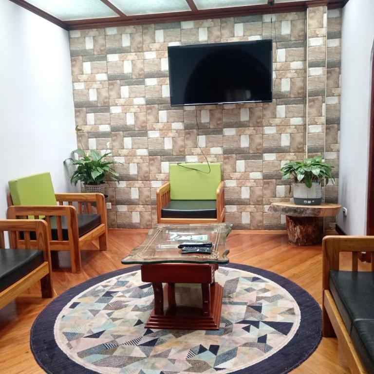 Casa acogedora y excelente ubicación - Casa de 4 dormitorios - 1