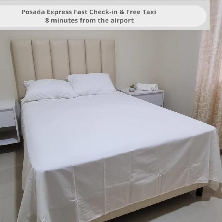 Posada Express Confort Check-In & Free Airport Taxi - Budget Double Room - 11